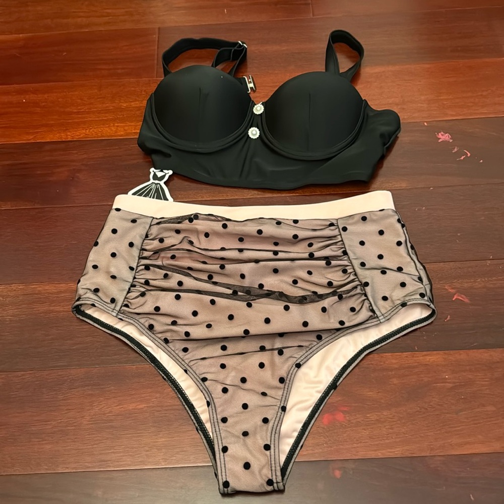 Black Underwire Bikini Top with High-Waist Polka Dot Bikini Bottom